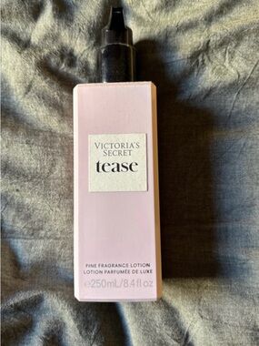Victoria's Secret Tease Lotion - New